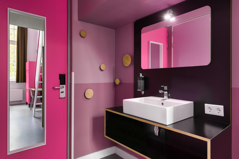 Bathroom 4, Stayokay Amsterdam Zeeburg, Amsterdam