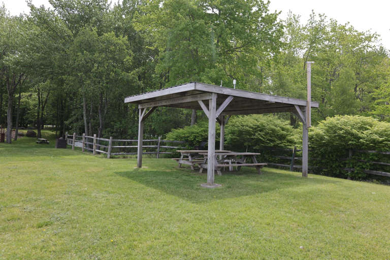 Room 2, 4 Br Cabin Walk to Beach Pool Table Arcade, Monroe