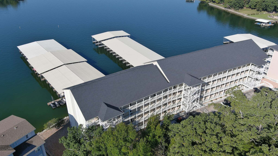 Exterior 4, Peaceful, Newly Built Lakefront Condo, w/ PWC Slip, Screened Balcony, 2 Pools & Elevator, Camden
