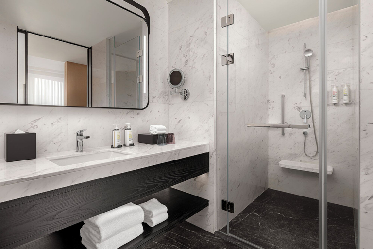Bathroom 4, Marriott Shanghai Hotel Songjiang, Shanghai
