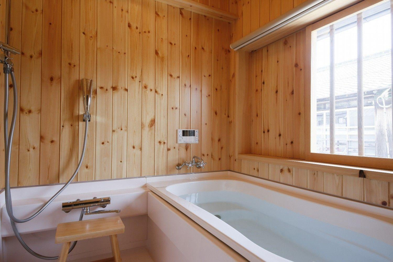 Bathroom 3, Kariya Ryokan Q, Akō