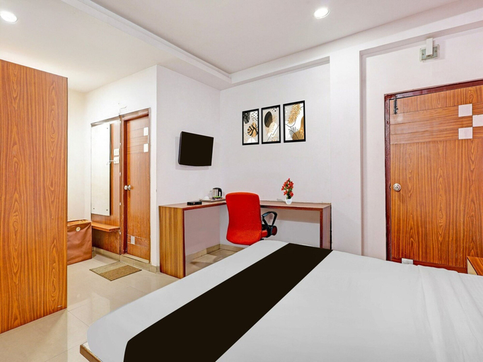 Room 2, Deluxe With Balcony Vijaya Residency, Visakhapatnam