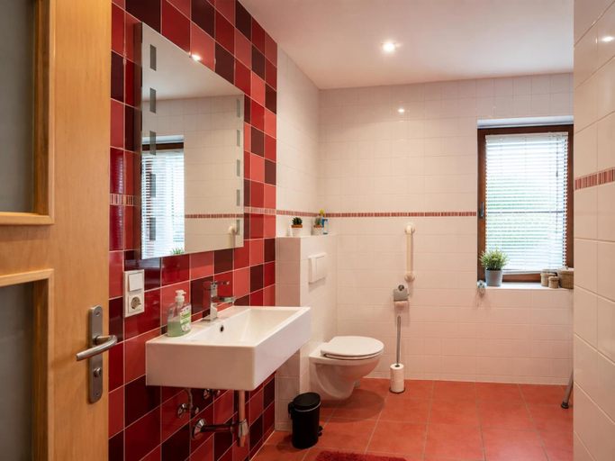 Bathroom 3, Sevenig Our Family Farmhouse, Eifelkreis Bitburg-Prüm