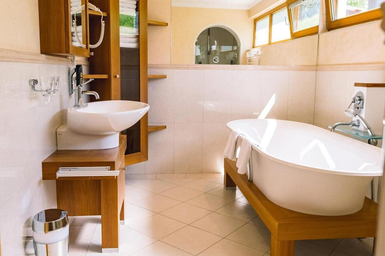 Bathroom 3, Bergkranz Hotel, Innsbruck Land
