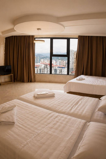 Room 5, V E L O R Hotel apartment, Batumi