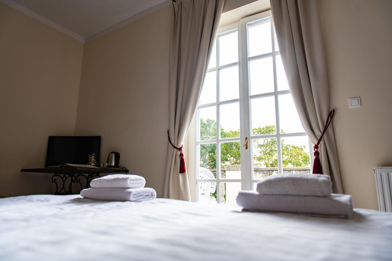 Bedroom 3, Tarnoca Kuria, Aba