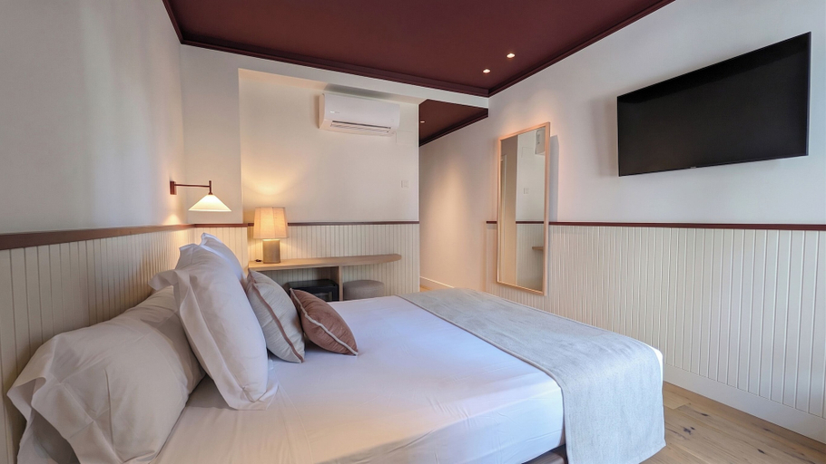 Bedroom 5, Hotel Medium Montecarlo, Girona