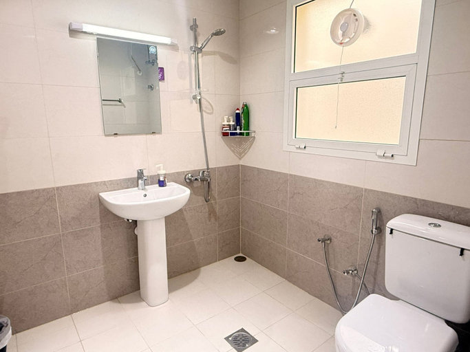 Bathroom, Flora International, Abu Dhabi City