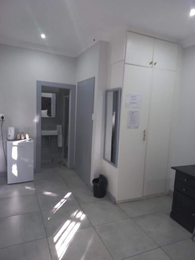 Others 4, Triple9 Guesthouse, City of Tshwane