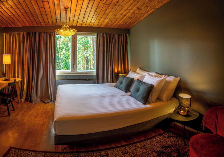 Room 1, Sveitsin Maja, Uusimaa