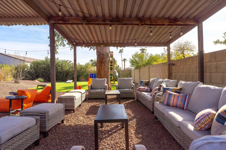 Room 2, Sleeps 24 Free Heated Pool Pickleball Theater, Maricopa