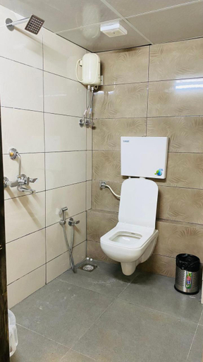 Bathroom 4, Casa Cabin Stay Mumbai Airport, Mumbai Suburban