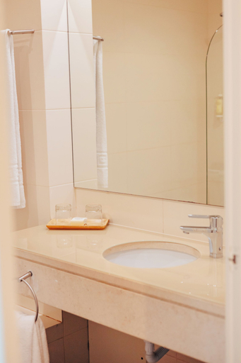 Bathroom, Star Inn Peniche, Peniche