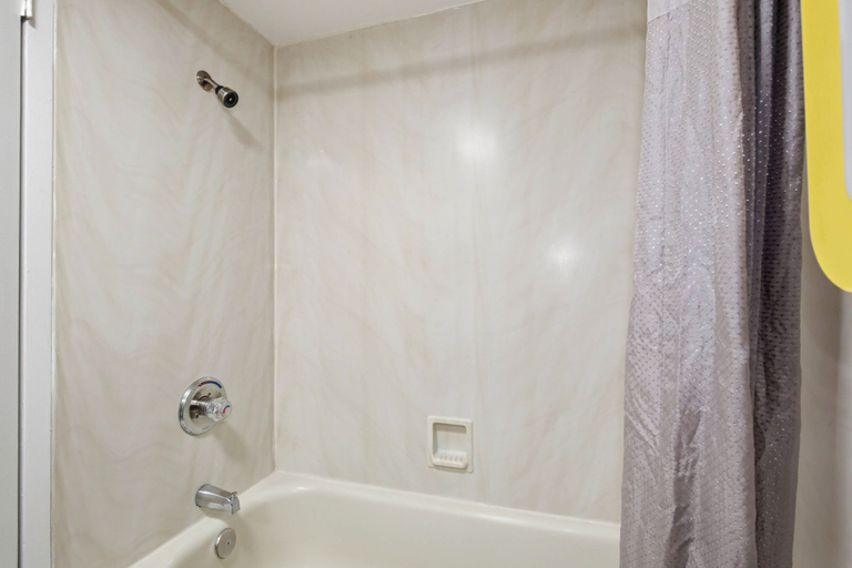 Bathroom 4, Motel 6 Washington, DC, Washington D.C.