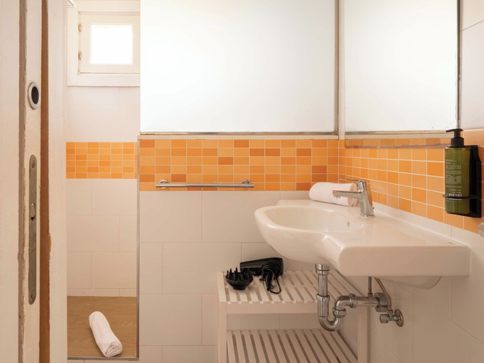 Bathroom 4, Ona Aucanada Club, Baleares