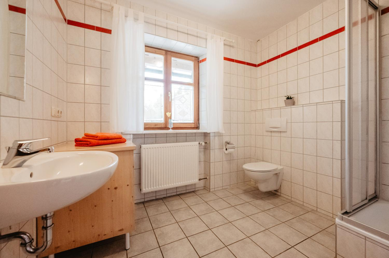 Bathroom 2, Balsnhof, Cham