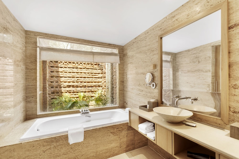 Bathroom, THE WESTIN SOHNA RESORT & SPA, Gurgaon