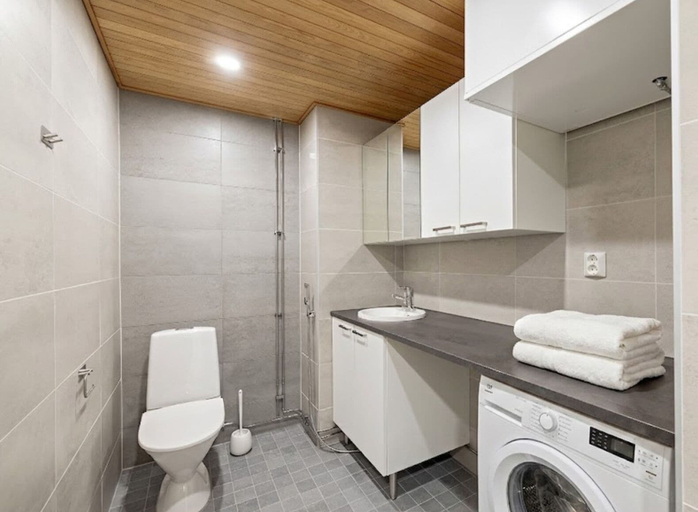Bathroom 5, New 2BR Apt with Sauna & Stunning Views, Northern Ostrobothnia