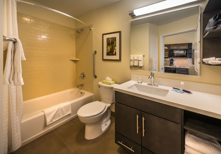 Bathroom 5, Candlewood Suites WINNEMUCCA, Humboldt