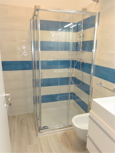 Bathroom, Bright Flat With Pool and Balcony, Venezia