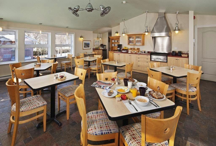 Food & Drinks 4, Hotel-Motel Castel de la Mer, Charlevoix-Est