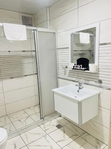 Bathroom 5, Grand Gulizar Hotel, Merkez