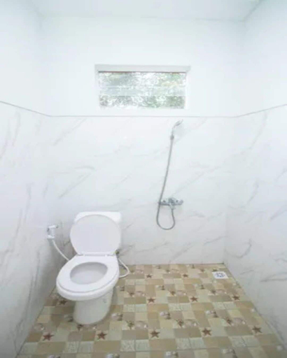 Bathroom, Cozzy Villa Evergreen, Malang