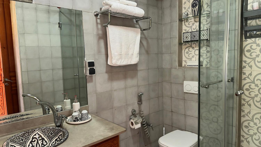 Bathroom, Riad Darabi l Private Medina Home, Marrakech