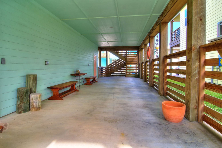Room 2, Salty Pelican - Family Friendly Community Pool, Nueces