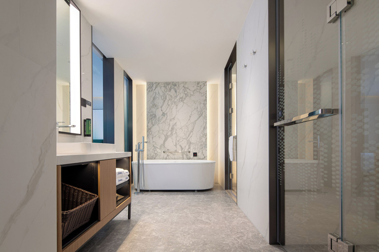 Bathroom 5, Hampton by Hilton Guangzhou Xintang, Guangzhou