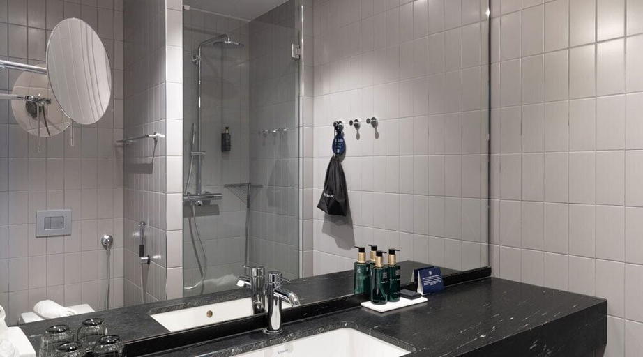 Bathroom 4, Solo Sokos Hotel Paviljonki, Central Finland