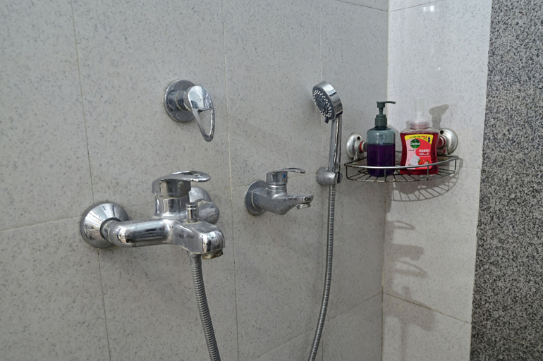 Bathroom 2, S4 Homestay, Amritsar