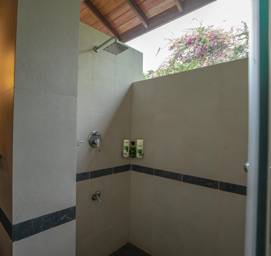 Bathroom 5, Jims Farm Villas, Pallepola