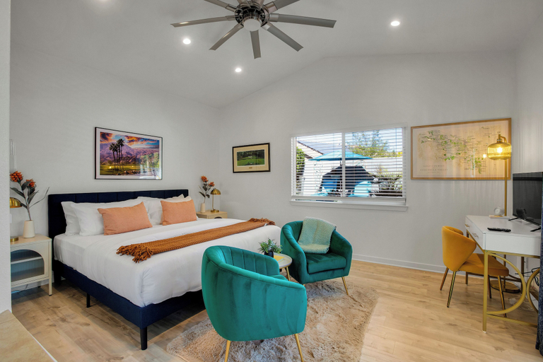 Room 5, Flora Vista Sunshine, Riverside