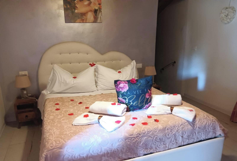 Bedroom 3, NOTTE ROSA SUITES & RELAX, Parma