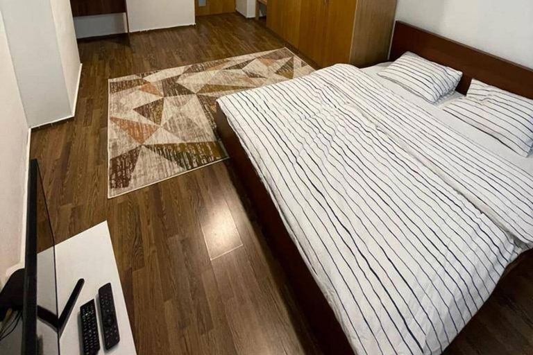 Room 4, Charming 2 Bedroom Apartment in Bratislava, Bratislava
