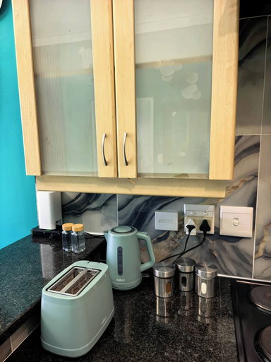 Private kitchen, Stunning Lake View Apartment, City of Cape Town
