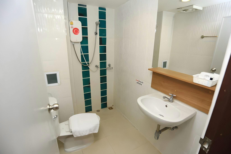 Bathroom 4, AIRBEST Gemtree Lampang Hotel, Muang Lampang