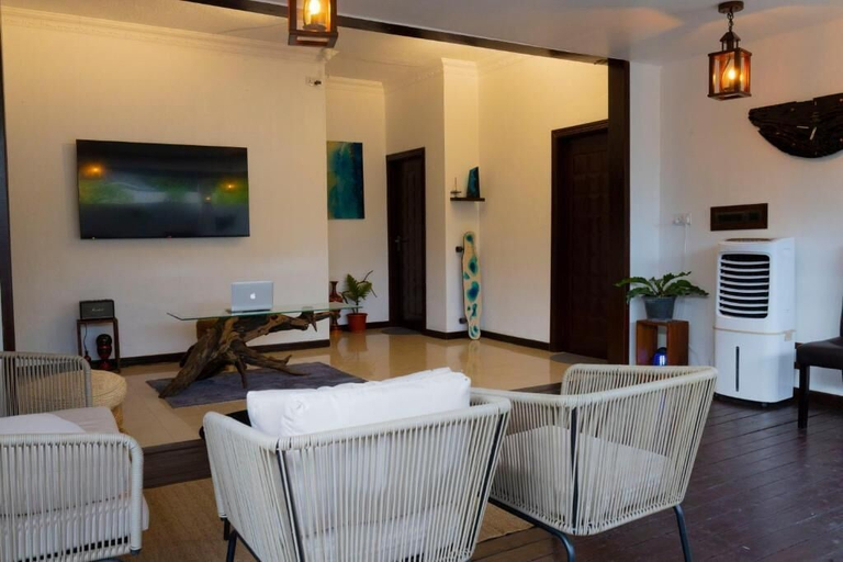 Others 4, Samaik Thulusdhoo Inn, Kaafu Atoll