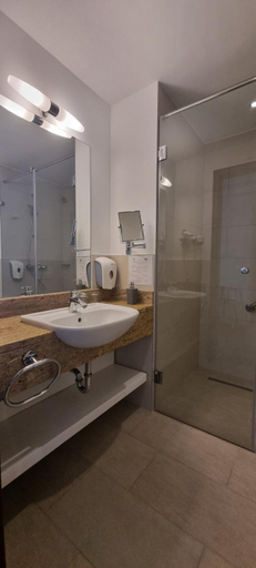 Bathroom 4, Park Hotel, Hévíz/Keszthely