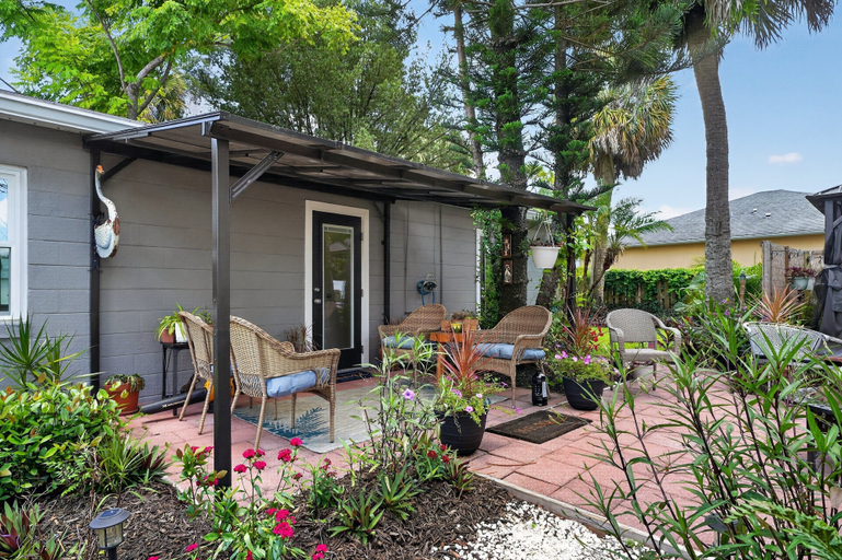 Terrace/patio 4, Chef's Kitchen Family Basecamp Vero Beach 2 Bedroom Home, Indian River