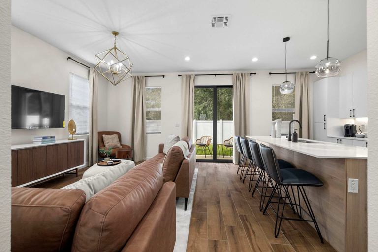 Room 2, Brand-new Construction Premier Tampa Bay Location, Hillsborough