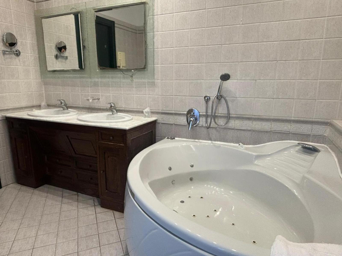 Bathroom 4, Da Mariuccia, Milano