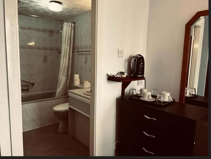 Bathroom 4, Aspire House, Blackpool
