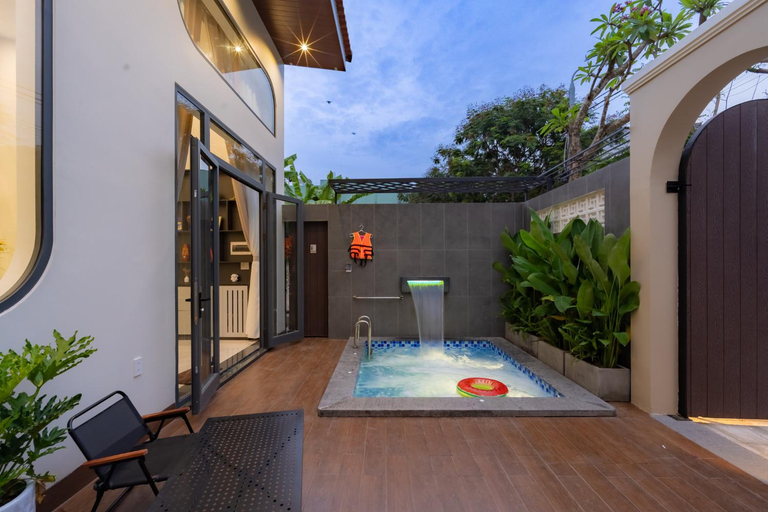 Swimming pool 4, H Villa, Da Nang