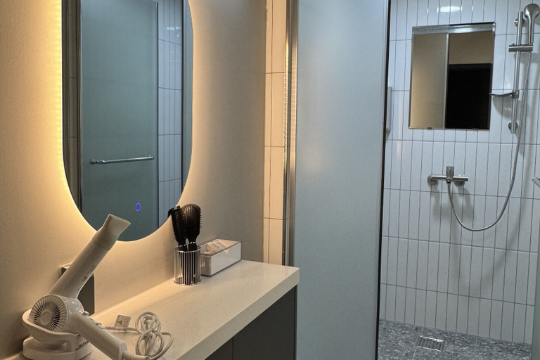Bathroom 5, Original Backpackers, Jongno