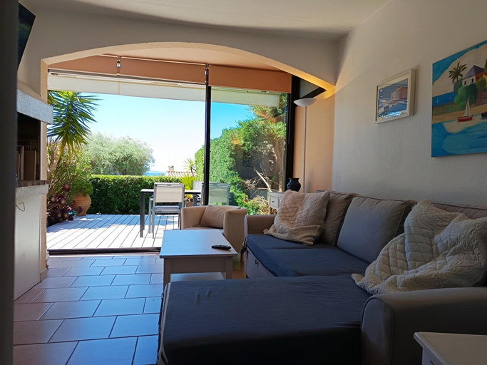 Living room 2, Bright Apartment by the Ligurian sea, Var
