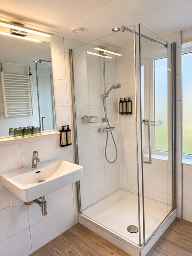 Bathroom 5, Hotel de Landmarke Ootmarsum by Flow, Dinkelland