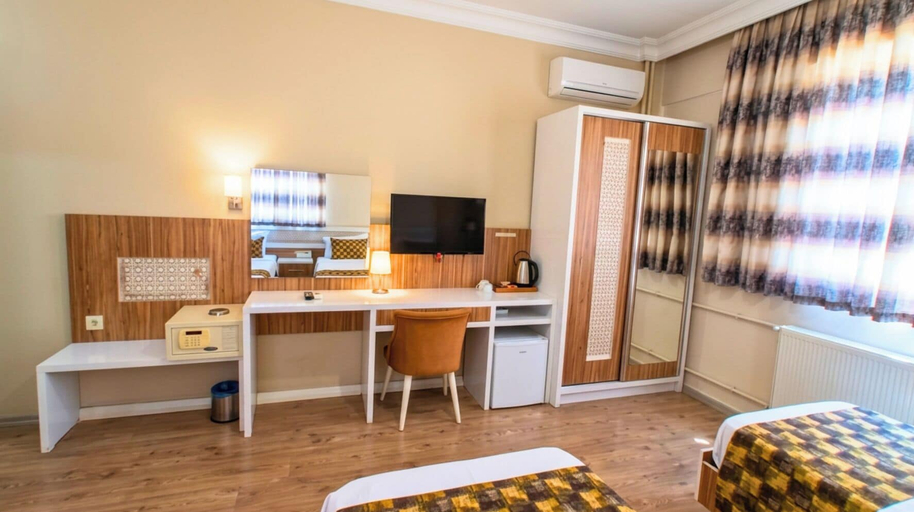 Bedroom 4, Grand Gulizar Hotel, Merkez