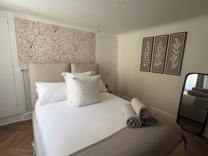 Room 3, 1 Bed - Sleeps 2 - Near Beach - Parking, East Sussex